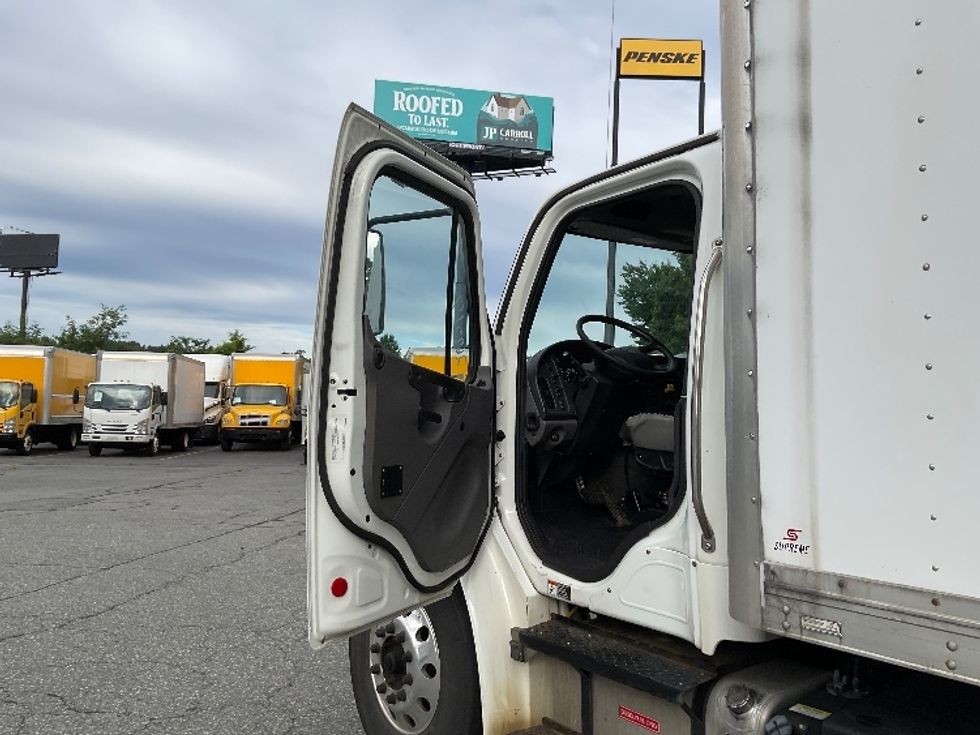 Medium Duty Box Truck-Light and Medium Duty Trucks-Freightliner-2019-M2-Chicopee-MA-356,423\n\t\tmiles-$ 21,250 - Image 16