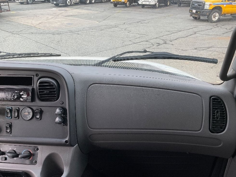 Medium Duty Box Truck-Light and Medium Duty Trucks-Freightliner-2019-M2-Chicopee-MA-356,423\n\t\tmiles-$ 21,250 - Image 21