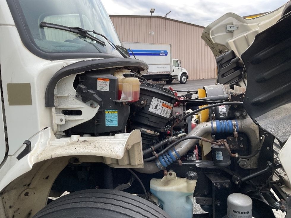 Medium Duty Box Truck-Light and Medium Duty Trucks-Freightliner-2019-M2-Chicopee-MA-356,423\n\t\tmiles-$ 21,250 - Image 23