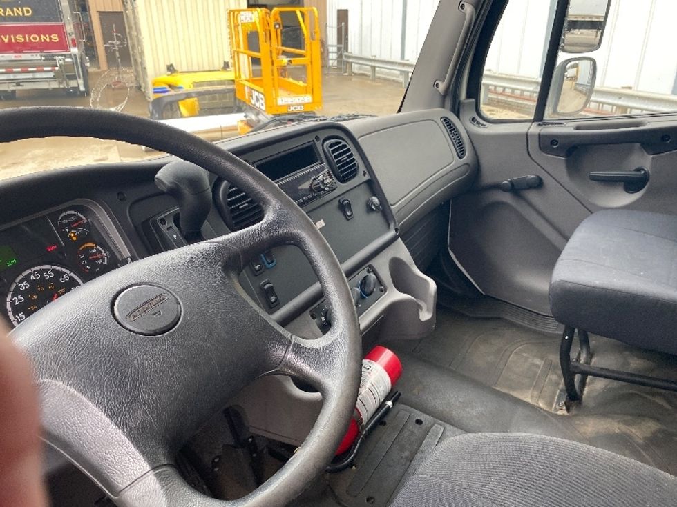 Medium Duty Box Truck-Light and Medium Duty Trucks-Freightliner-2019-M2-Cincinnati-OH-171,929\n\t\tmiles-$ 51,000 - Image 19