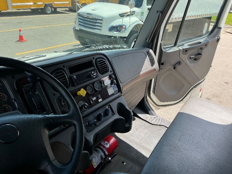 Medium Duty Box Truck-Light and Medium Duty Trucks-Freightliner-2019-M2-Cincinnati-OH-183,511\n\t\tmiles-$ 52,250 - Image 17
