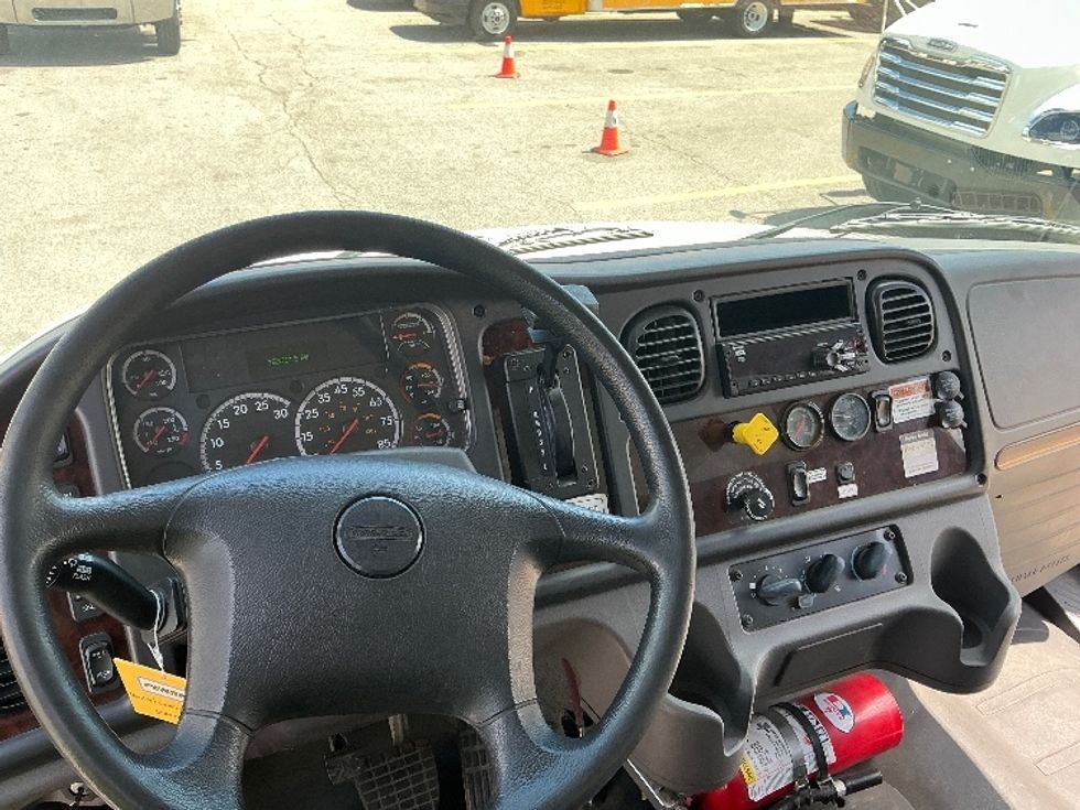 Medium Duty Box Truck-Light and Medium Duty Trucks-Freightliner-2019-M2-Cincinnati-OH-183,511\n\t\tmiles-$ 52,250 - Image 18