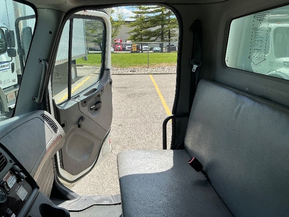 Medium Duty Box Truck-Light and Medium Duty Trucks-Freightliner-2019-M2-Cincinnati-OH-183,511\n\t\tmiles-$ 52,250 - Image 19