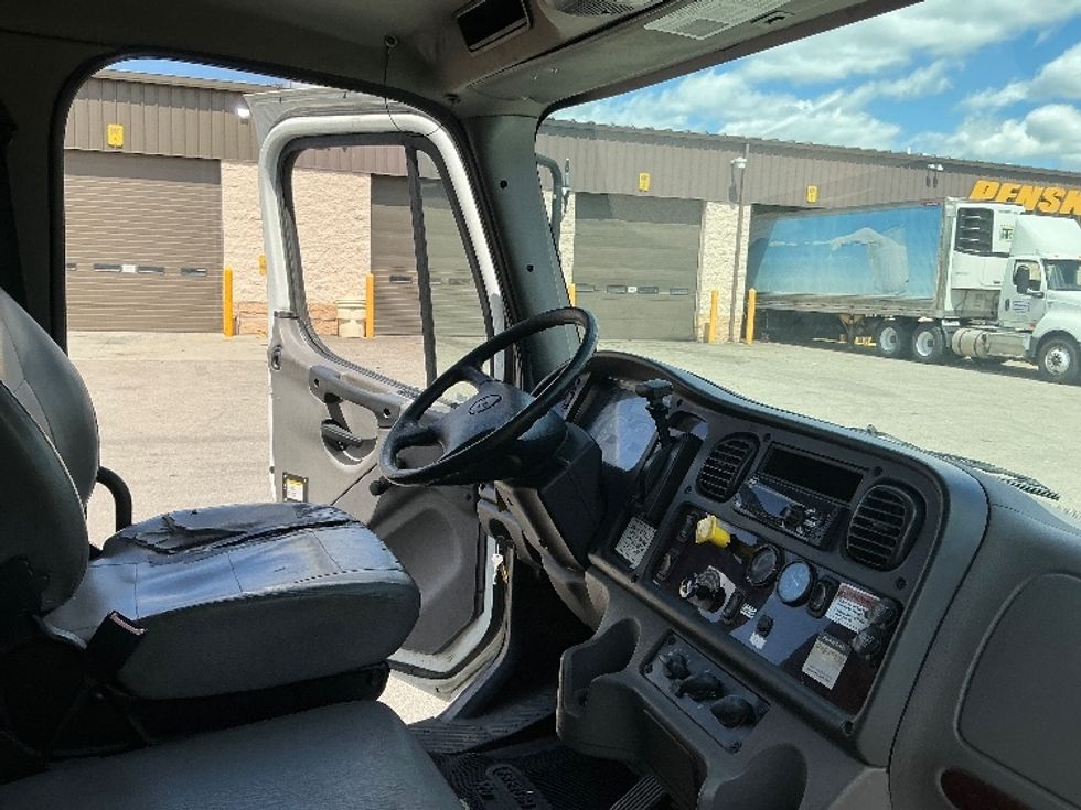 Medium Duty Box Truck-Light and Medium Duty Trucks-Freightliner-2019-M2-Cincinnati-OH-183,511\n\t\tmiles-$ 52,250 - Image 22