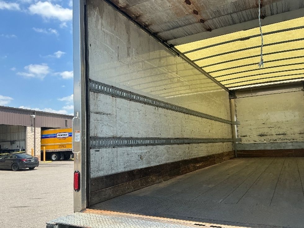 Medium Duty Box Truck-Light and Medium Duty Trucks-Freightliner-2019-M2-Cincinnati-OH-255,096\n\t\tmiles-$ 40,250 - Image 11
