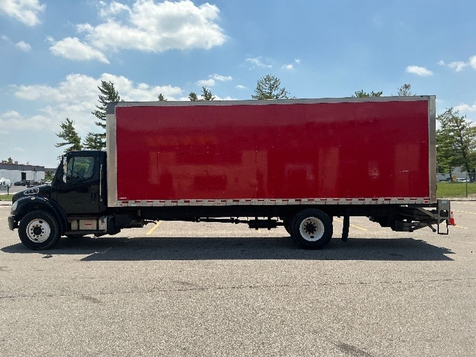 Medium Duty Box Truck-Light and Medium Duty Trucks-Freightliner-2019-M2-Cincinnati-OH-255,096\n\t\tmiles-$ 40,250 - Image 4