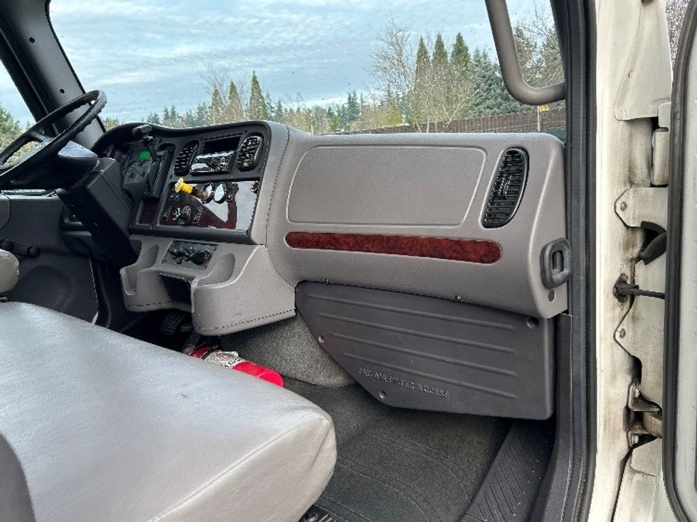 Medium Duty Box Truck-Light and Medium Duty Trucks-Freightliner-2019-M2-Clackamas-OR-109,826\n\t\tmiles-$ 56,250 - Image 21
