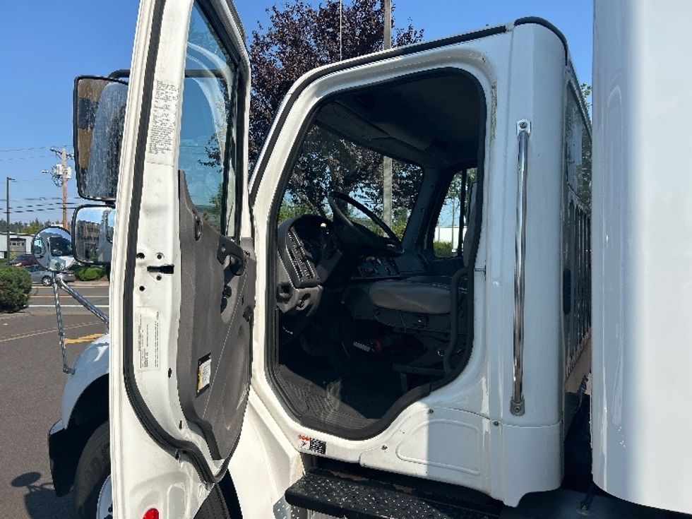 Medium Duty Box Truck-Light and Medium Duty Trucks-Freightliner-2019-M2-Clackamas-OR-280,497\n\t\tmiles-$ 25,250 - Image 15