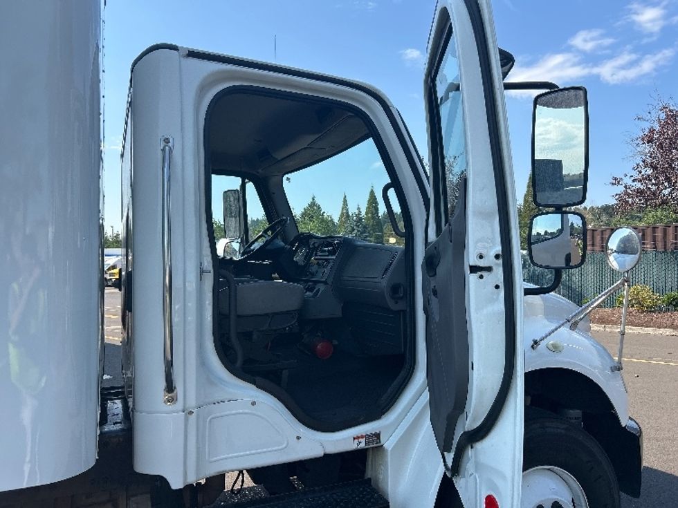 Medium Duty Box Truck-Light and Medium Duty Trucks-Freightliner-2019-M2-Clackamas-OR-280,497\n\t\tmiles-$ 25,250 - Image 19