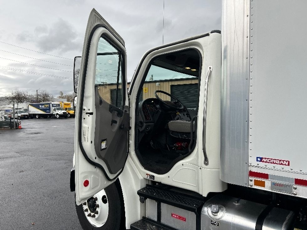 Medium Duty Box Truck-Light and Medium Duty Trucks-Freightliner-2019-M2-Clackamas-OR-55,042\n\t\tmiles-$ 66,000 - Image 16