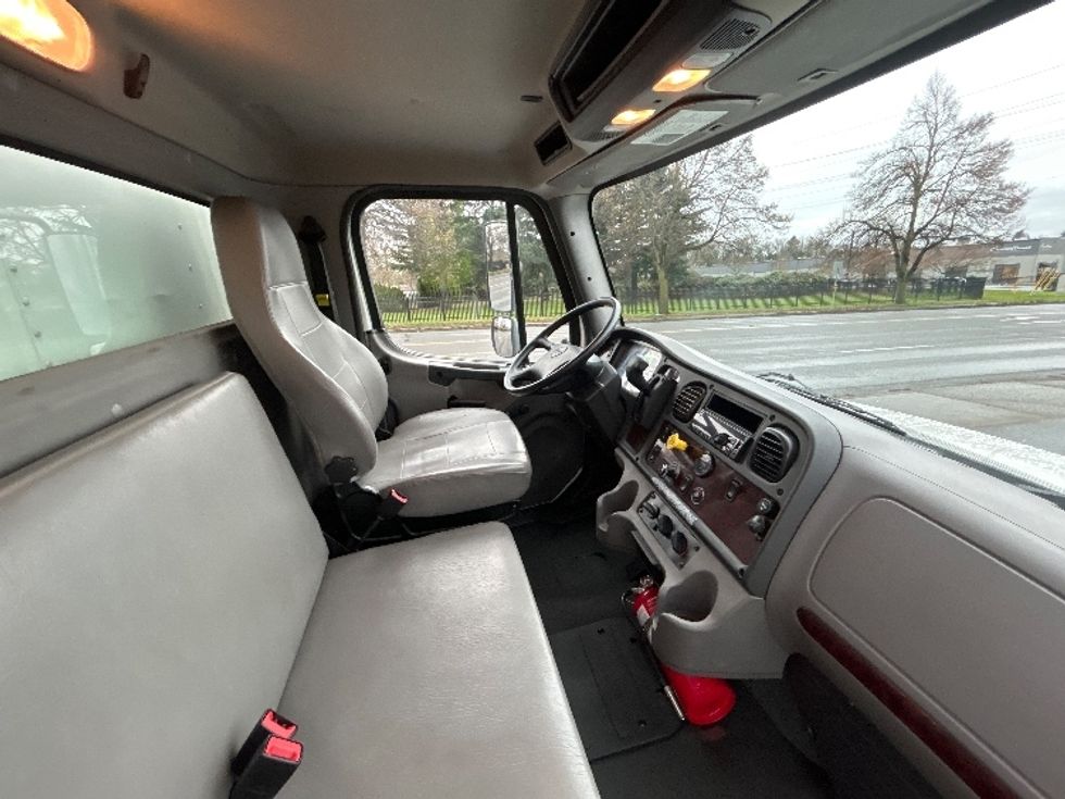 Medium Duty Box Truck-Light and Medium Duty Trucks-Freightliner-2019-M2-Clackamas-OR-55,042\n\t\tmiles-$ 66,000 - Image 21