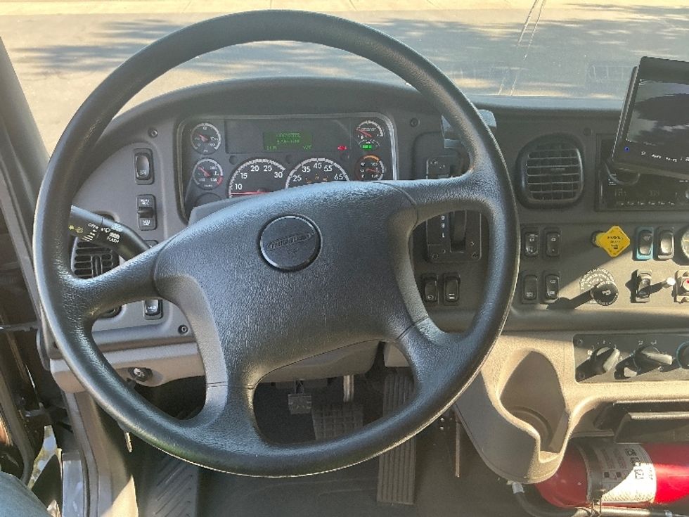 Medium Duty Box Truck-Light and Medium Duty Trucks-Freightliner-2019-M2-Clackamas-OR-67,560\n\t\tmiles-$ 60,250 - Image 17