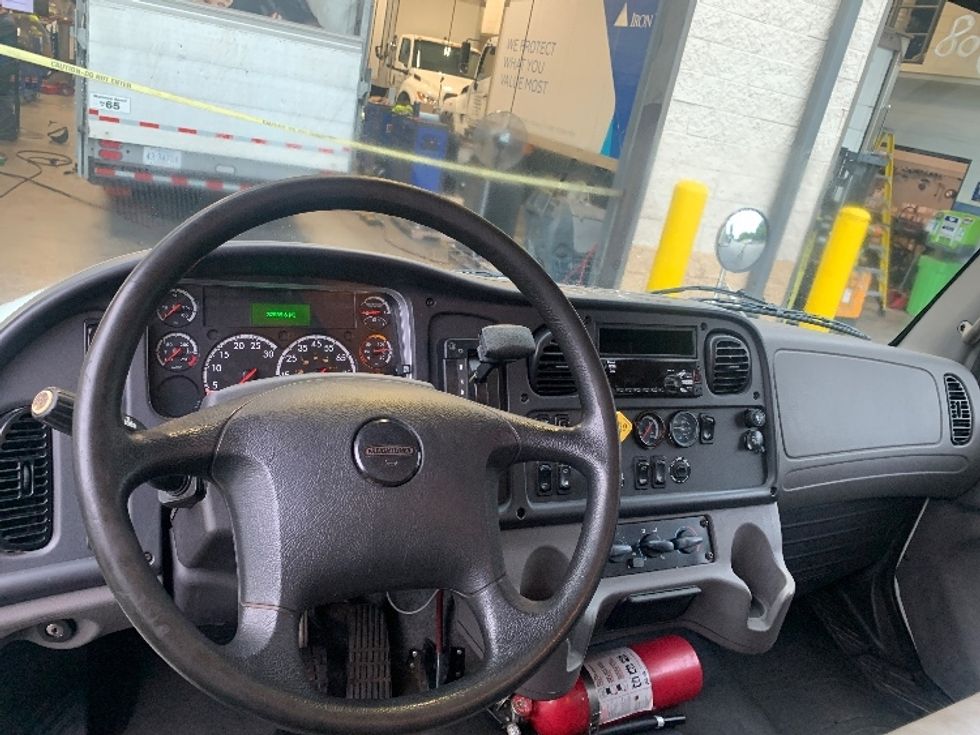Medium Duty Box Truck-Light and Medium Duty Trucks-Freightliner-2019-M2-Cleveland-TN-197,360\n\t\tmiles-$ 52,000 - Image 18