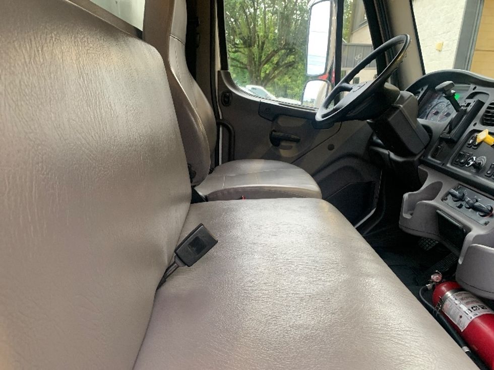 Medium Duty Box Truck-Light and Medium Duty Trucks-Freightliner-2019-M2-Cleveland-TN-197,360\n\t\tmiles-$ 52,000 - Image 22