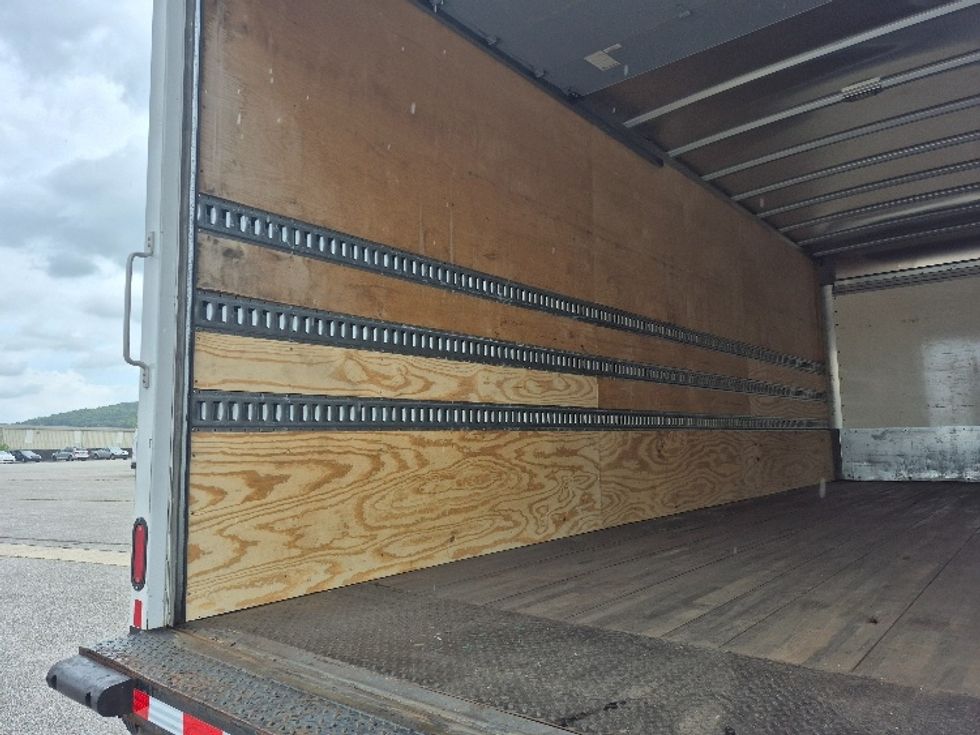 Medium Duty Box Truck-Light and Medium Duty Trucks-Freightliner-2019-M2-Cleveland-TN-32,821\n\t\tmiles-$ 61,000 - Image 10