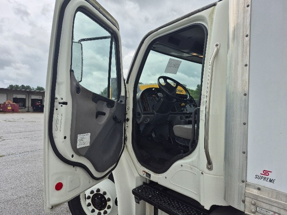 Medium Duty Box Truck-Light and Medium Duty Trucks-Freightliner-2019-M2-Cleveland-TN-32,821\n\t\tmiles-$ 61,000 - Image 15
