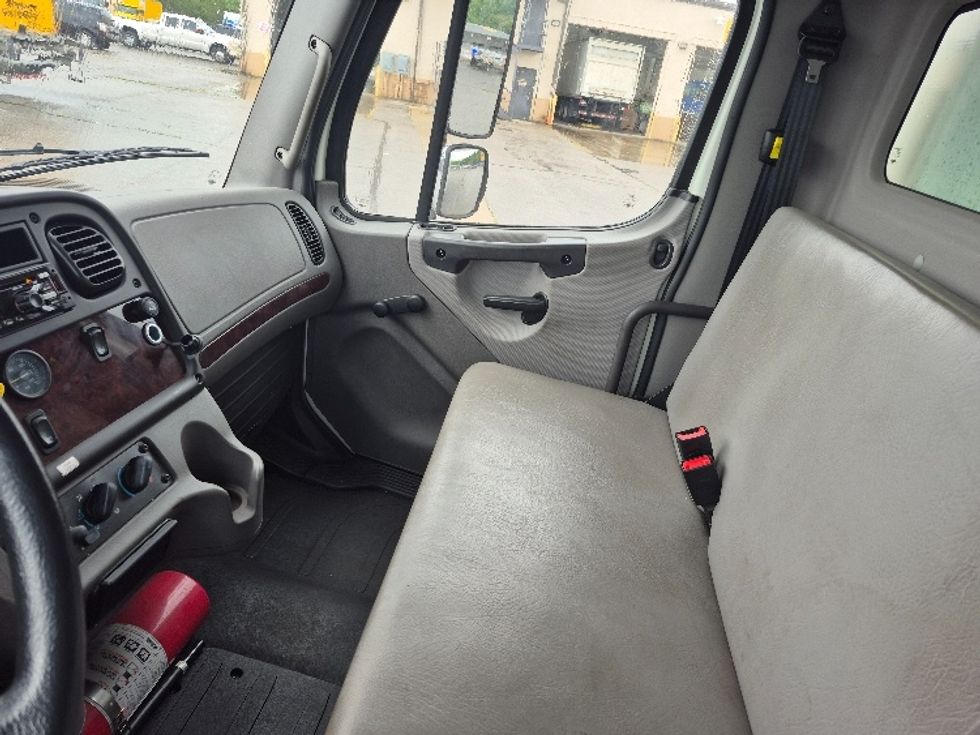 Medium Duty Box Truck-Light and Medium Duty Trucks-Freightliner-2019-M2-Cleveland-TN-32,821\n\t\tmiles-$ 61,000 - Image 18