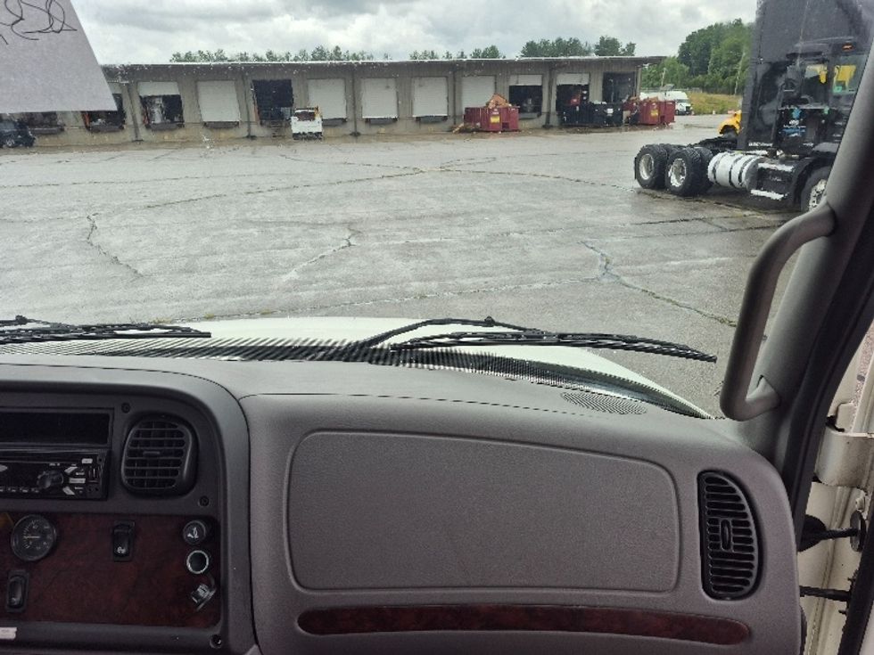 Medium Duty Box Truck-Light and Medium Duty Trucks-Freightliner-2019-M2-Cleveland-TN-32,821\n\t\tmiles-$ 61,000 - Image 20