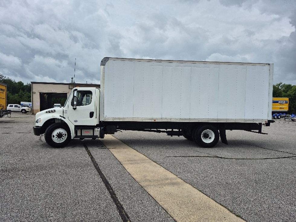 Medium Duty Box Truck-Light and Medium Duty Trucks-Freightliner-2019-M2-Cleveland-TN-32,821\n\t\tmiles-$ 61,000 - Image 4