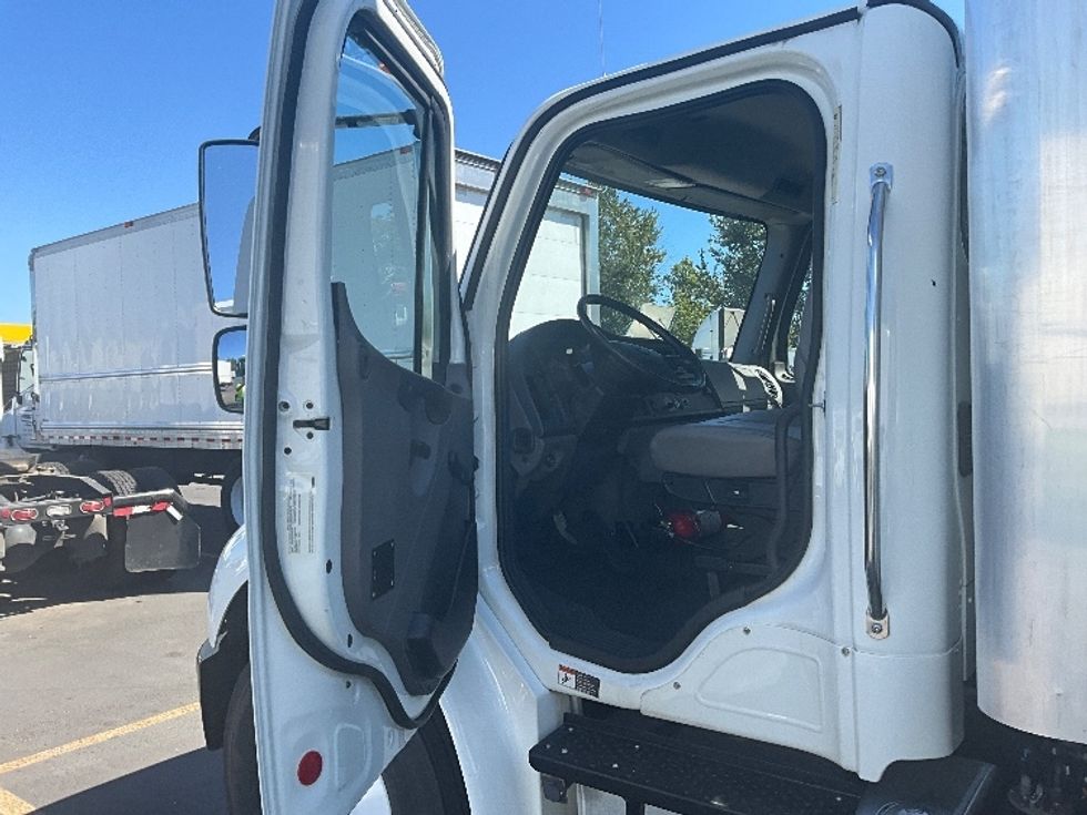 Medium Duty Box Truck-Light and Medium Duty Trucks-Freightliner-2019-M2-Coburg-OR-82,896\n\t\tmiles-$ 58,750 - Image 16