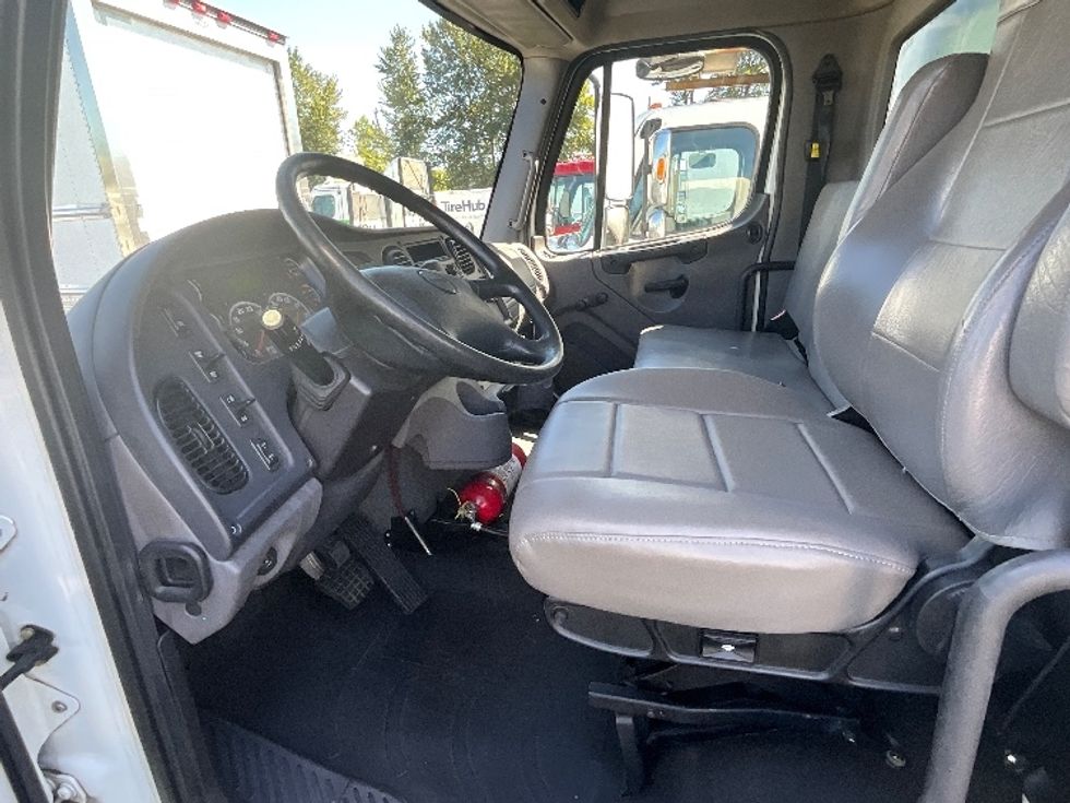 Medium Duty Box Truck-Light and Medium Duty Trucks-Freightliner-2019-M2-Coburg-OR-82,896\n\t\tmiles-$ 58,750 - Image 17