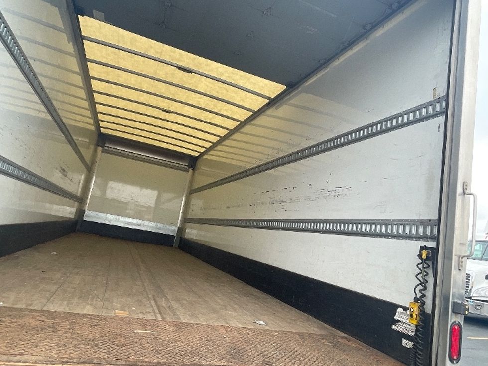 Medium Duty Box Truck-Light and Medium Duty Trucks-Freightliner-2019-M2-Columbus-OH-181,601\n\t\tmiles-$ 52,000 - Image 12