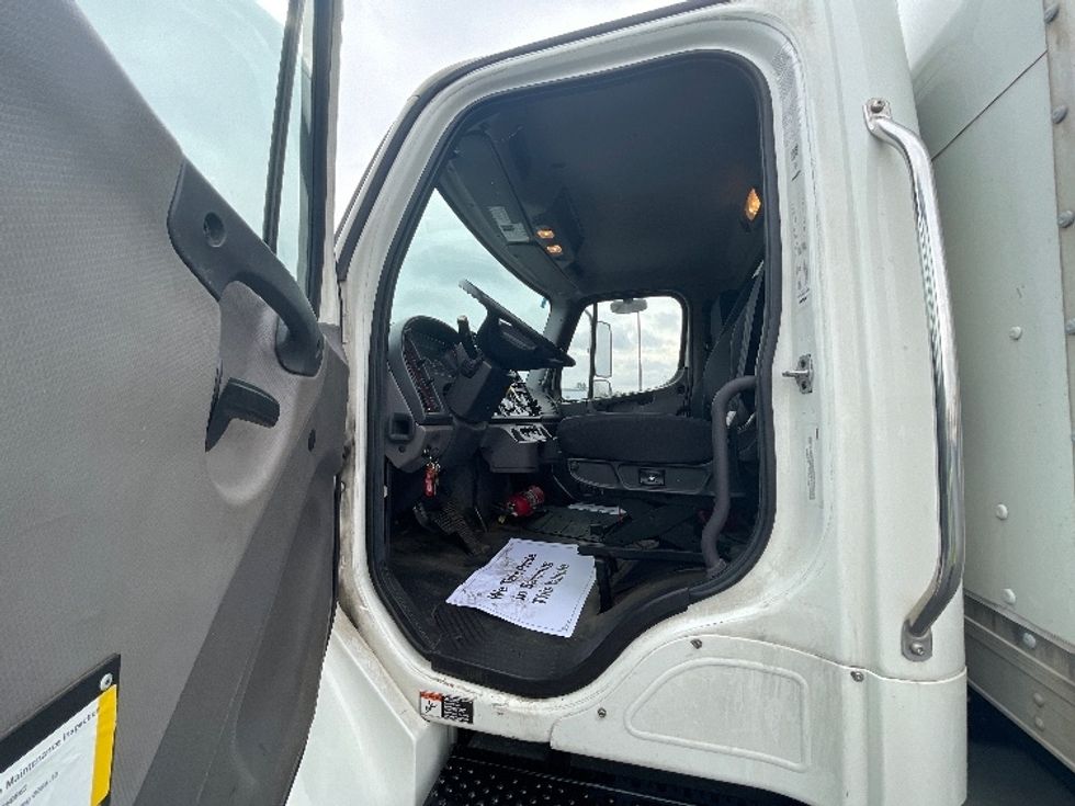 Medium Duty Box Truck-Light and Medium Duty Trucks-Freightliner-2019-M2-Columbus-OH-181,601\n\t\tmiles-$ 52,000 - Image 16