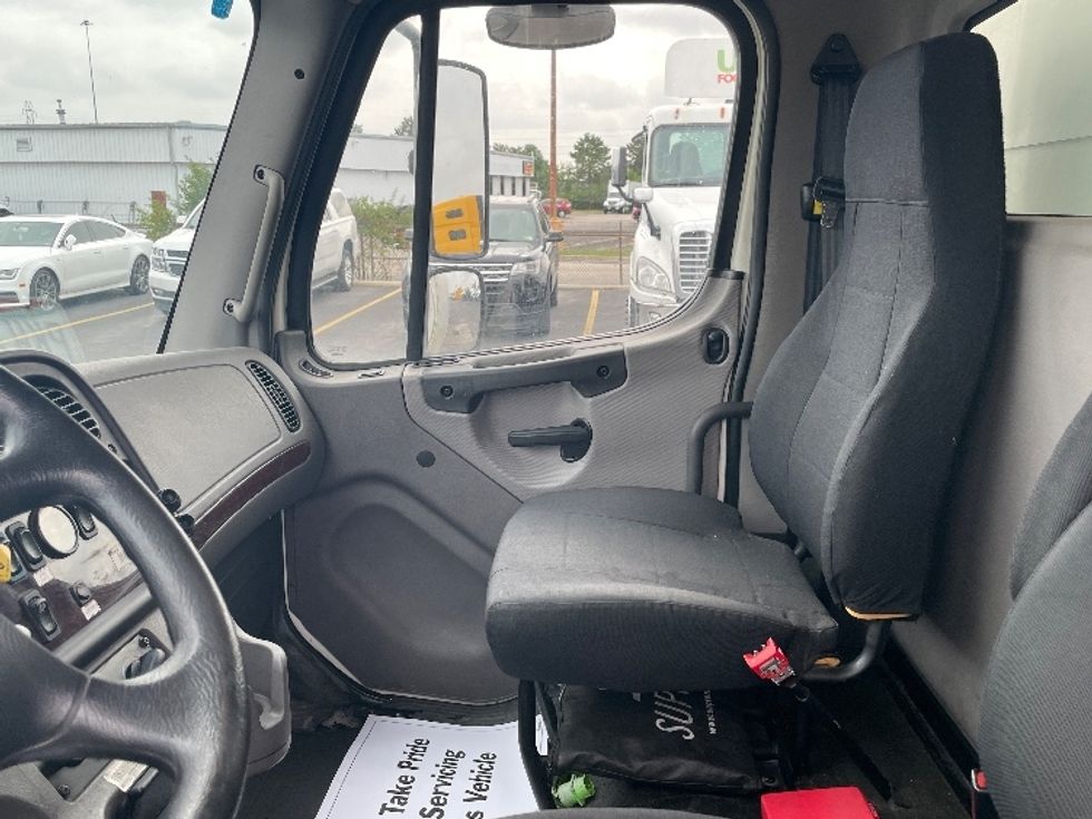 Medium Duty Box Truck-Light and Medium Duty Trucks-Freightliner-2019-M2-Columbus-OH-181,601\n\t\tmiles-$ 52,000 - Image 19