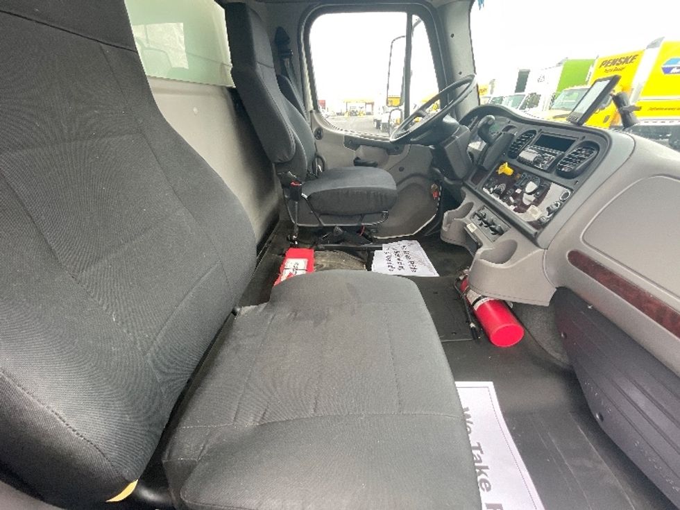 Medium Duty Box Truck-Light and Medium Duty Trucks-Freightliner-2019-M2-Columbus-OH-181,601\n\t\tmiles-$ 52,000 - Image 22