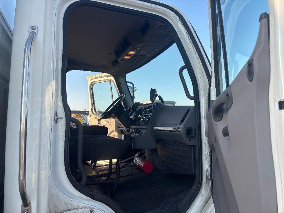 Medium Duty Box Truck-Light and Medium Duty Trucks-Freightliner-2019-M2-Columbus-OH-190,154\n\t\tmiles-$ 48,000 - Image 20