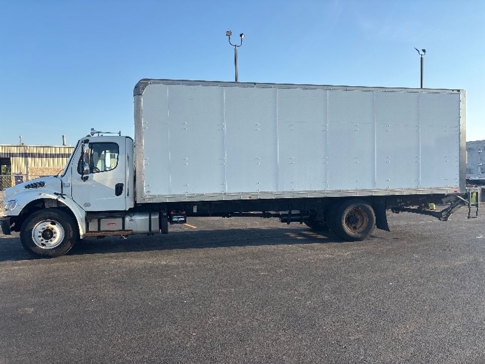 Medium Duty Box Truck-Light and Medium Duty Trucks-Freightliner-2019-M2-Columbus-OH-190,154\n\t\tmiles-$ 48,000 - Image 4