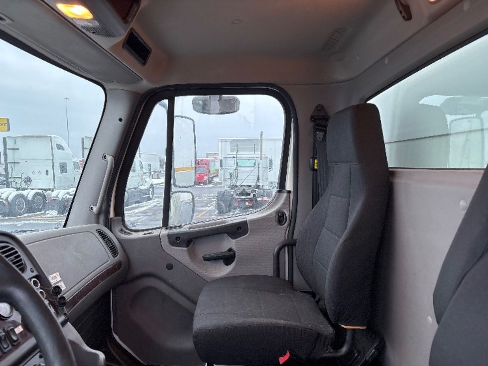 Medium Duty Box Truck-Light and Medium Duty Trucks-Freightliner-2019-M2-Columbus-OH-69,531\n\t\tmiles-$ 62,250 - Image 18