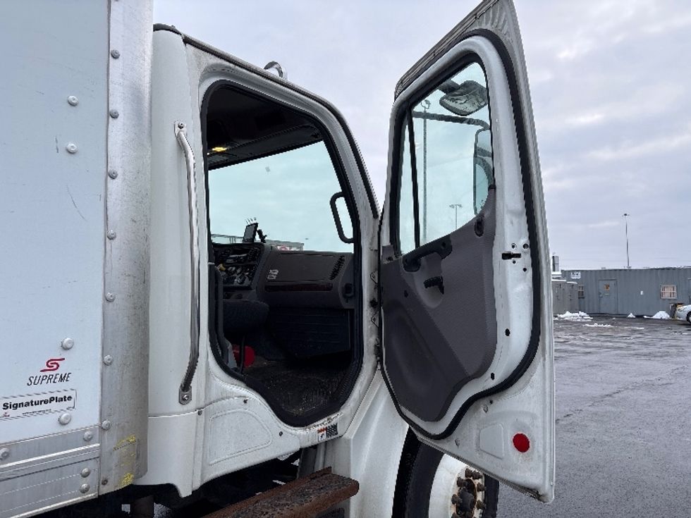 Medium Duty Box Truck-Light and Medium Duty Trucks-Freightliner-2019-M2-Columbus-OH-69,531\n\t\tmiles-$ 62,250 - Image 19