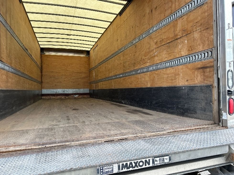 Medium Duty Box Truck-Light and Medium Duty Trucks-Freightliner-2019-M2-Comstock Park-MI-323,663\n\t\tmiles-$ 39,750 - Image 12