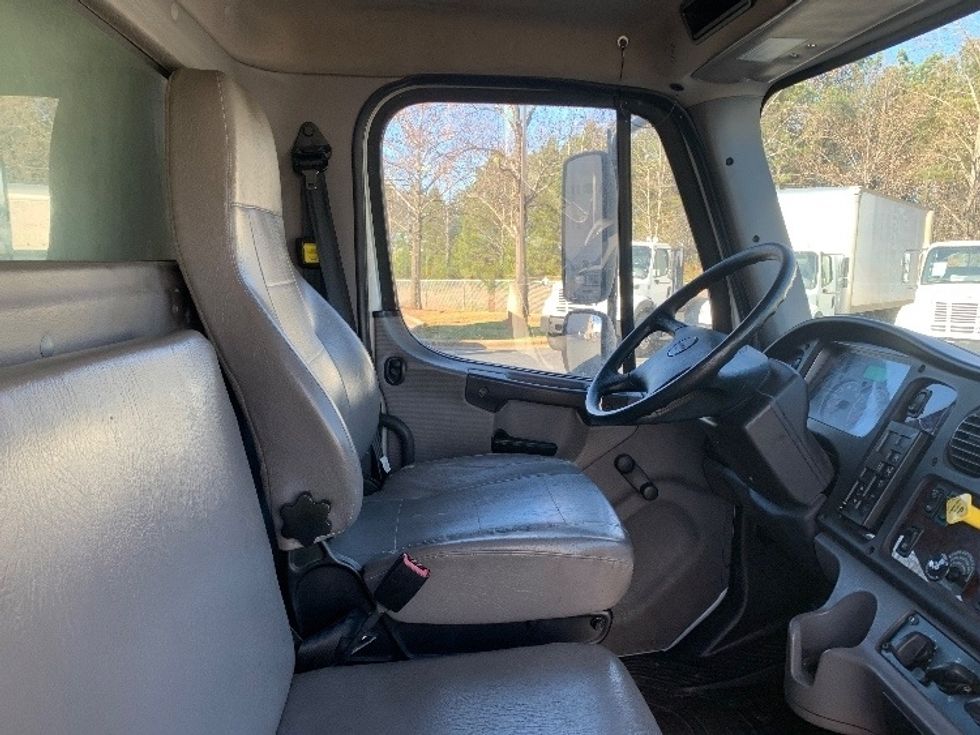 Medium Duty Box Truck-Light and Medium Duty Trucks-Freightliner-2019-M2-Concord-NC-162,075\n\t\tmiles-$ 42,250 - Image 22