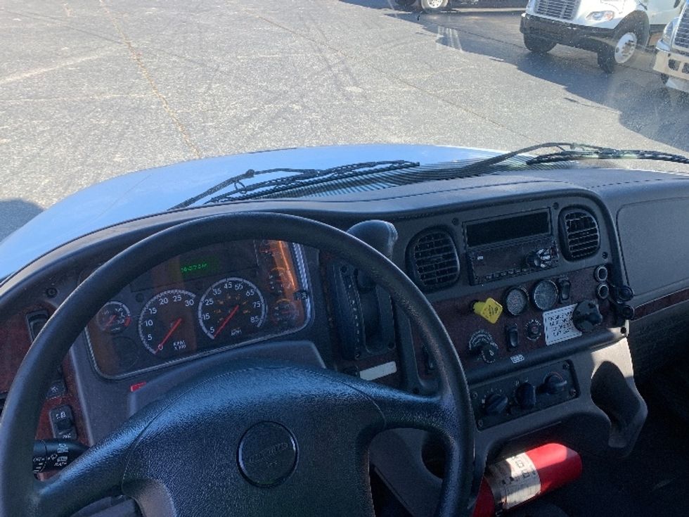 Medium Duty Box Truck-Light and Medium Duty Trucks-Freightliner-2019-M2-Concord-NC-165,357\n\t\tmiles-$ 49,750 - Image 18