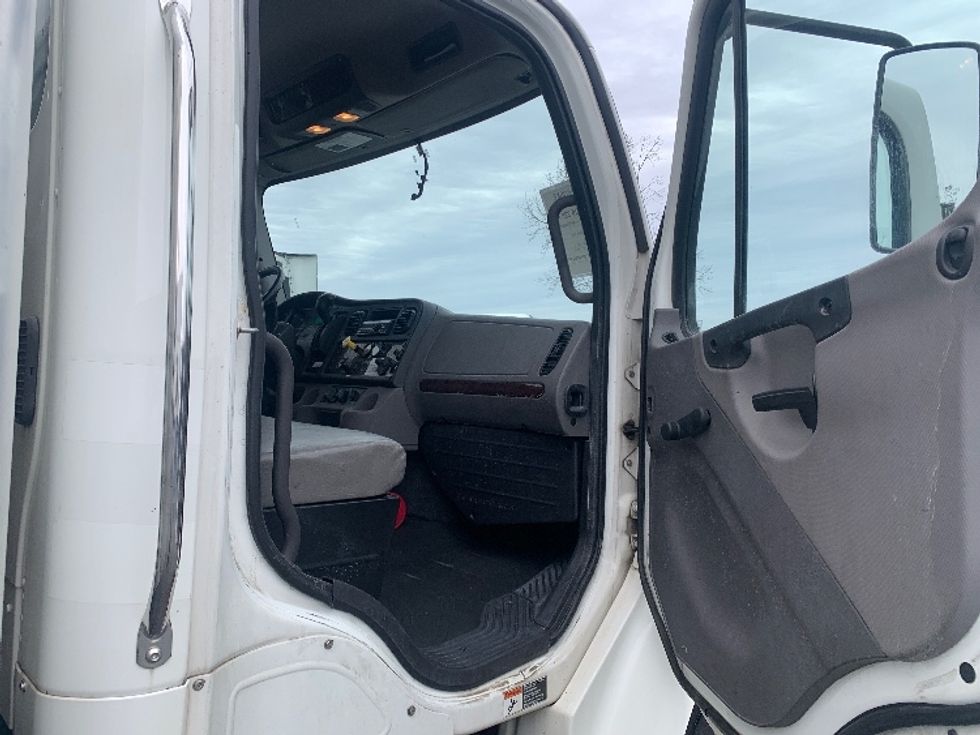 Medium Duty Box Truck-Light and Medium Duty Trucks-Freightliner-2019-M2-Concord-NC-165,357\n\t\tmiles-$ 49,750 - Image 20
