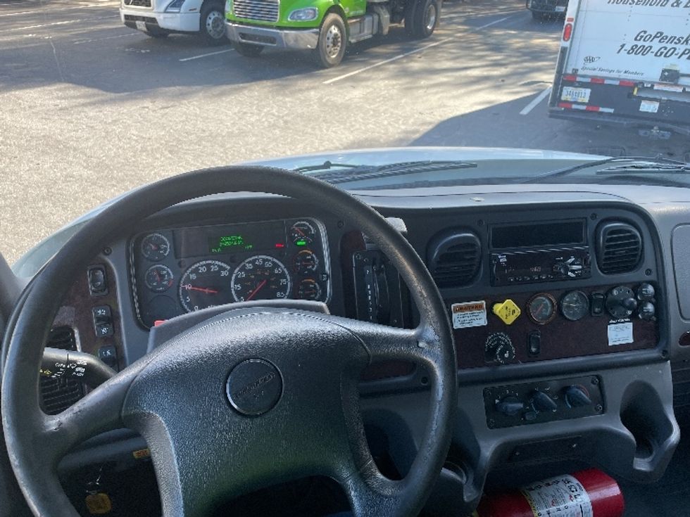 Medium Duty Box Truck-Light and Medium Duty Trucks-Freightliner-2019-M2-Concord-NC-249,593\n\t\tmiles-$ 41,500 - Image 18