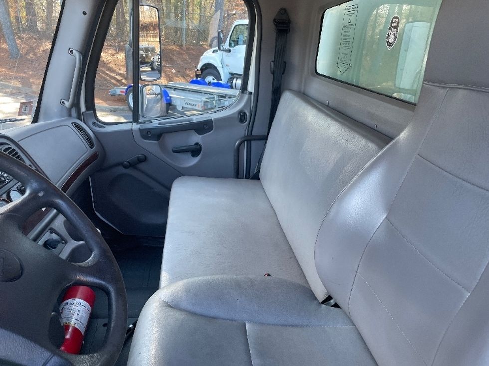 Medium Duty Box Truck-Light and Medium Duty Trucks-Freightliner-2019-M2-Concord-NC-249,593\n\t\tmiles-$ 41,500 - Image 19