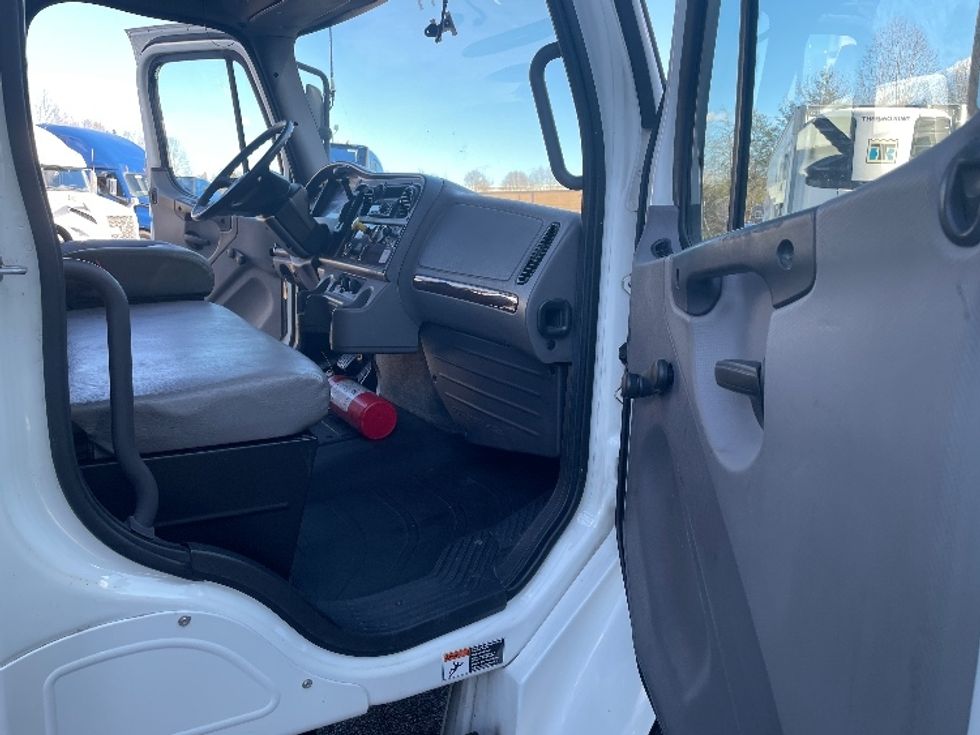 Medium Duty Box Truck-Light and Medium Duty Trucks-Freightliner-2019-M2-Concord-NC-249,593\n\t\tmiles-$ 41,500 - Image 20