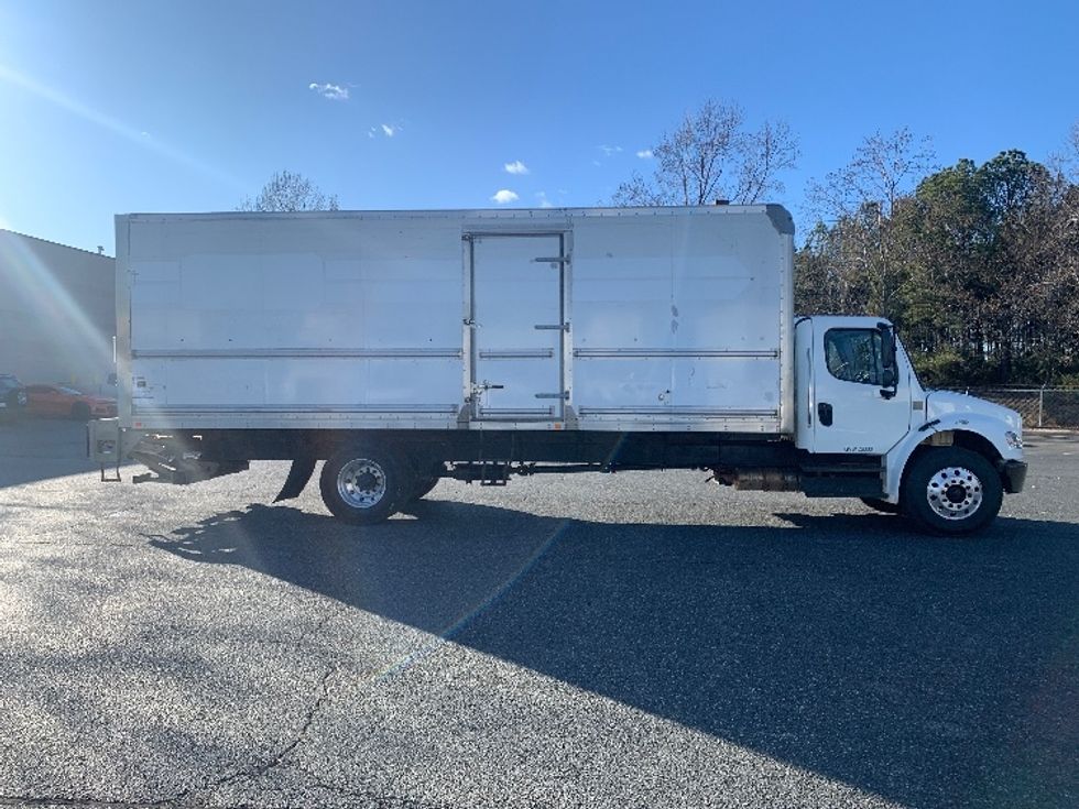 Medium Duty Box Truck-Light and Medium Duty Trucks-Freightliner-2019-M2-Concord-NC-294,044\n\t\tmiles-$ 35,500 - Image 15
