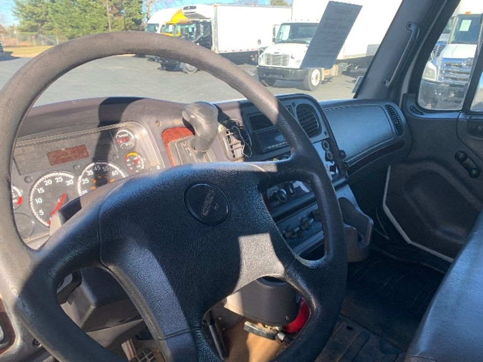 Medium Duty Box Truck-Light and Medium Duty Trucks-Freightliner-2019-M2-Concord-NC-294,044\n\t\tmiles-$ 35,500 - Image 17