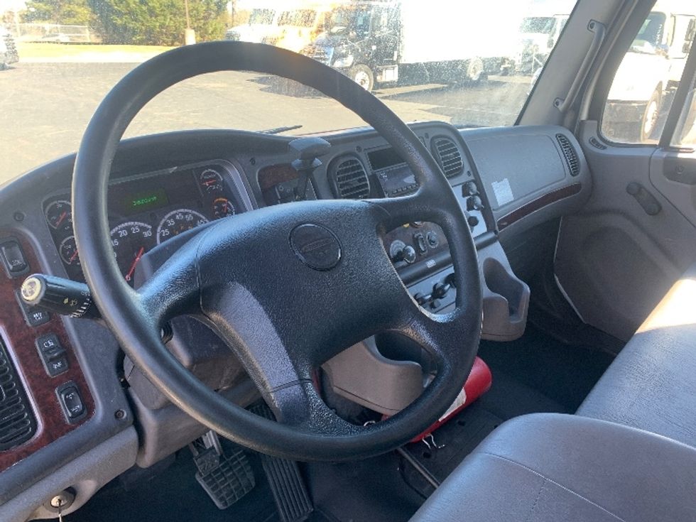 Medium Duty Box Truck-Light and Medium Duty Trucks-Freightliner-2019-M2-Concord-NC-326,326\n\t\tmiles-$ 27,750 - Image 17