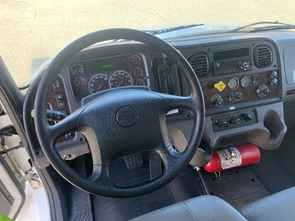 Medium Duty Box Truck-Light and Medium Duty Trucks-Freightliner-2019-M2-Concord-NC-326,326\n\t\tmiles-$ 27,750 - Image 18