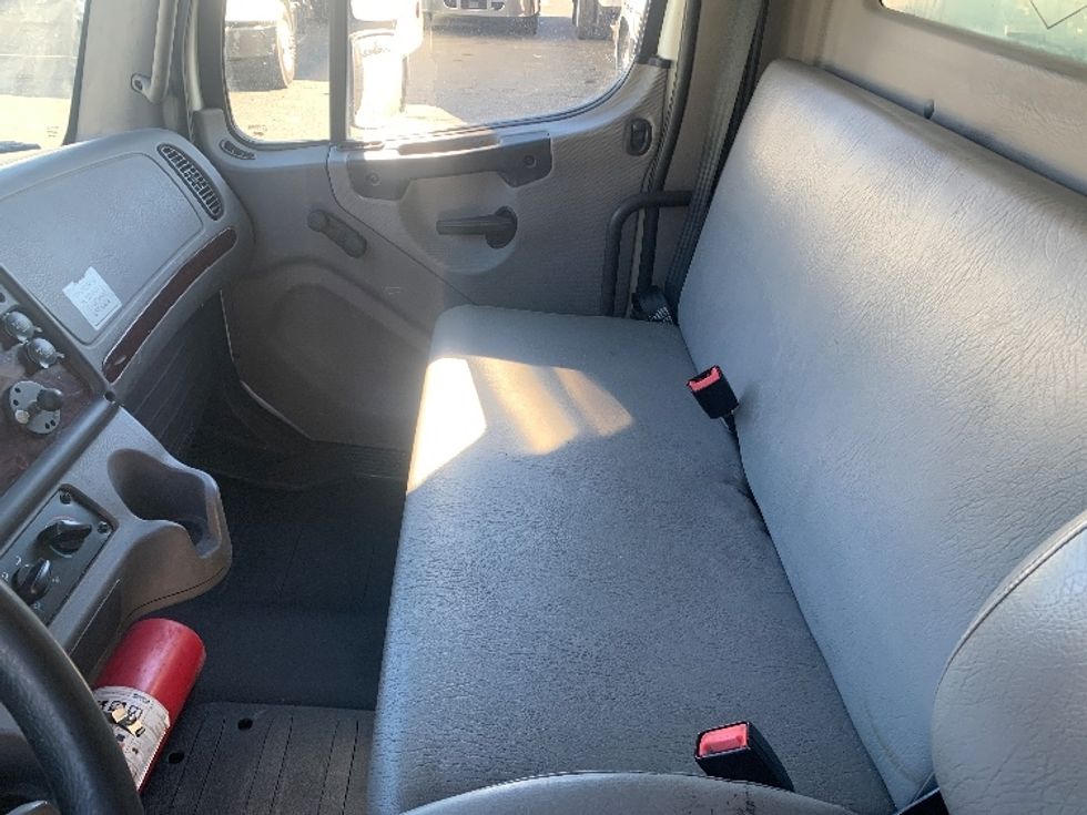 Medium Duty Box Truck-Light and Medium Duty Trucks-Freightliner-2019-M2-Concord-NC-326,326\n\t\tmiles-$ 27,750 - Image 19