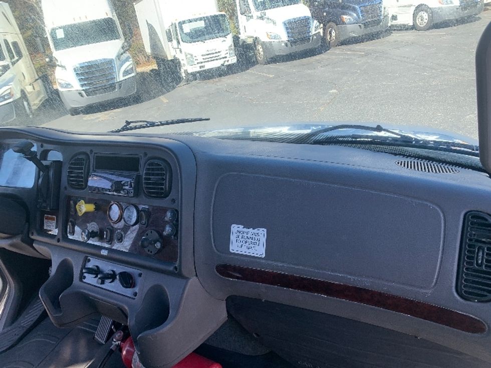 Medium Duty Box Truck-Light and Medium Duty Trucks-Freightliner-2019-M2-Concord-NC-326,326\n\t\tmiles-$ 27,750 - Image 21