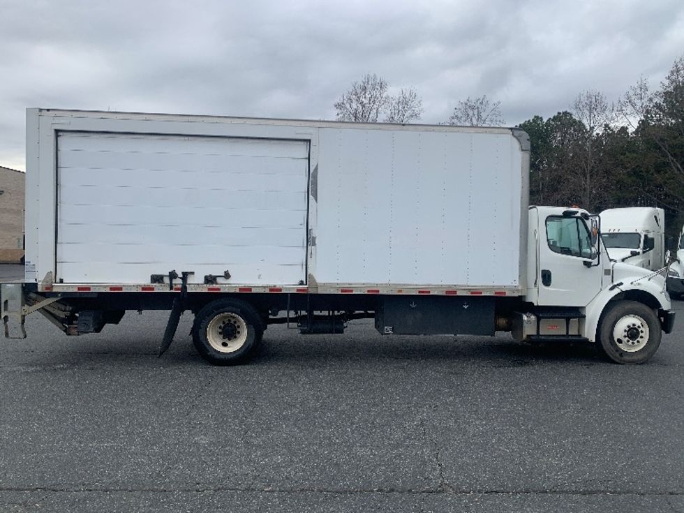 Medium Duty Box Truck-Light and Medium Duty Trucks-Freightliner-2019-M2-Concord-NC-91,379\n\t\tmiles-$ 61,000 - Image 15