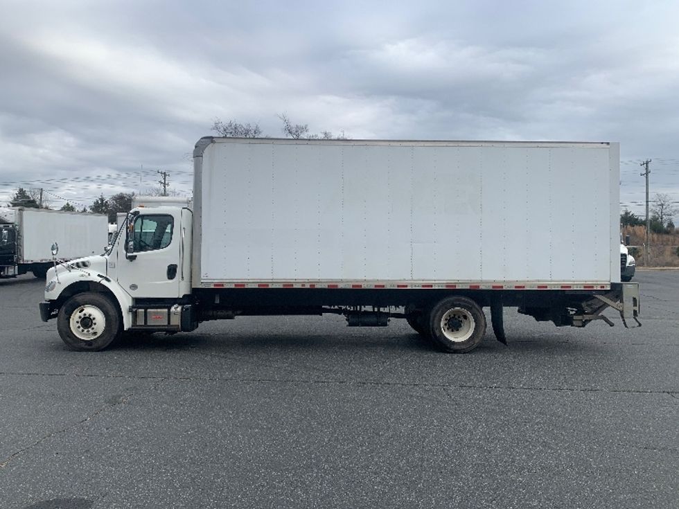 Medium Duty Box Truck-Light and Medium Duty Trucks-Freightliner-2019-M2-Concord-NC-91,379\n\t\tmiles-$ 61,000 - Image 4