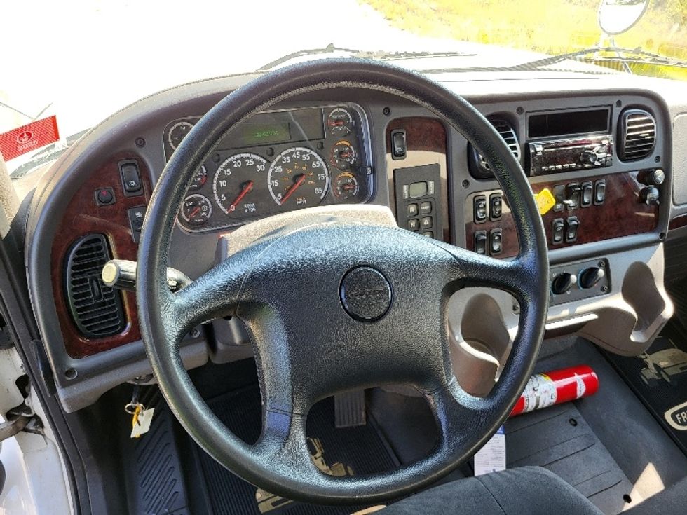 Medium Duty Box Truck-Light and Medium Duty Trucks-Freightliner-2019-M2-Concord-NH-128,233\n\t\tmiles-$ 63,500 - Image 18