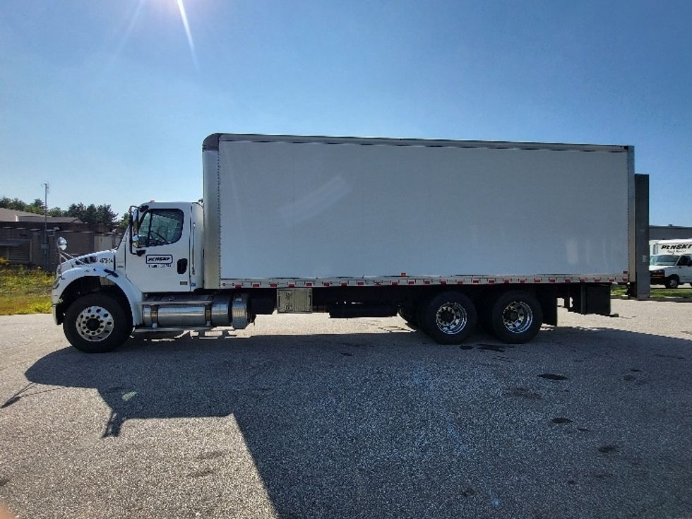 Medium Duty Box Truck-Light and Medium Duty Trucks-Freightliner-2019-M2-Concord-NH-128,233\n\t\tmiles-$ 63,500 - Image 4